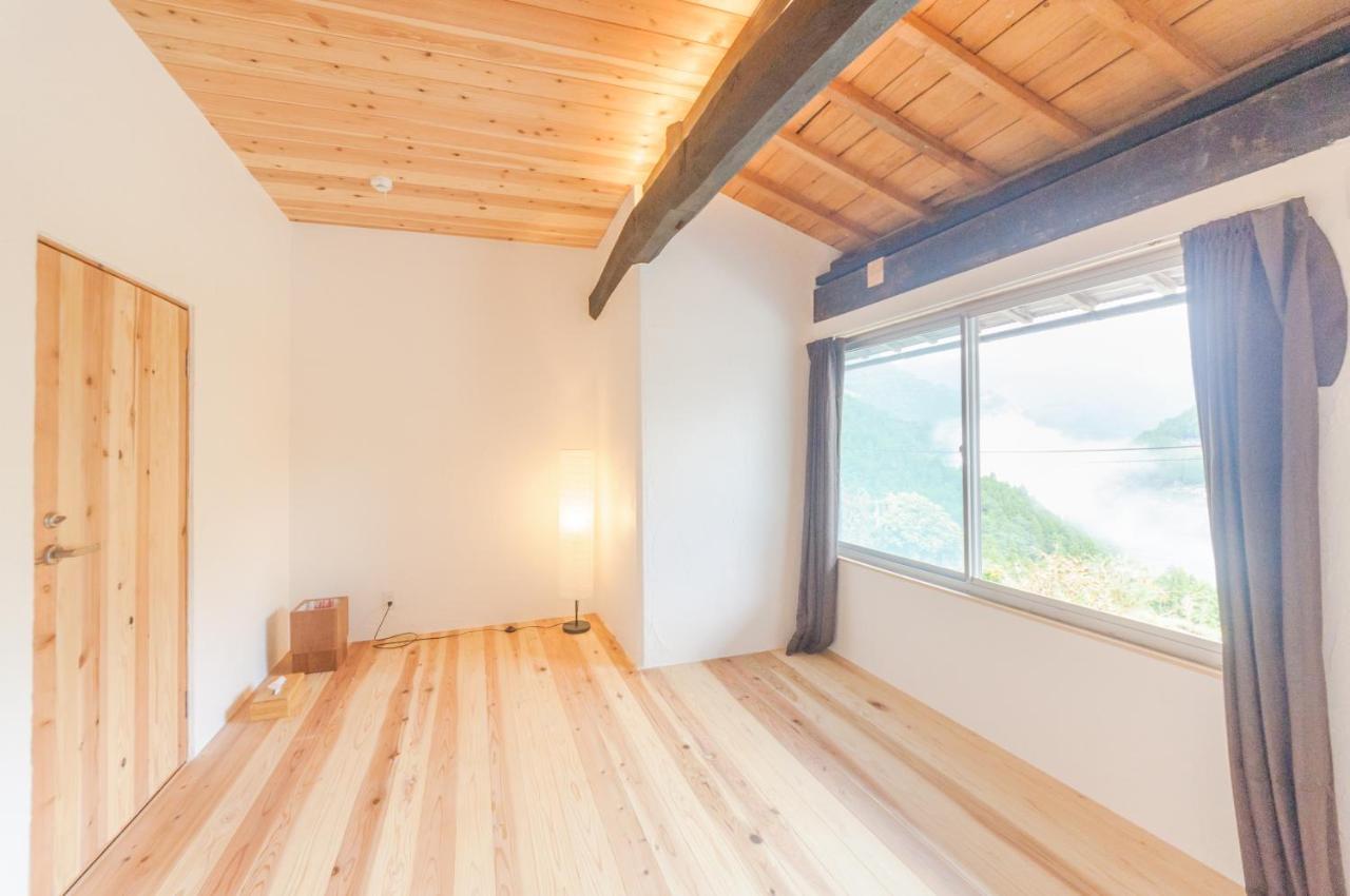 古民家グランピングmatoba Hotel Miyoshi  Exterior foto